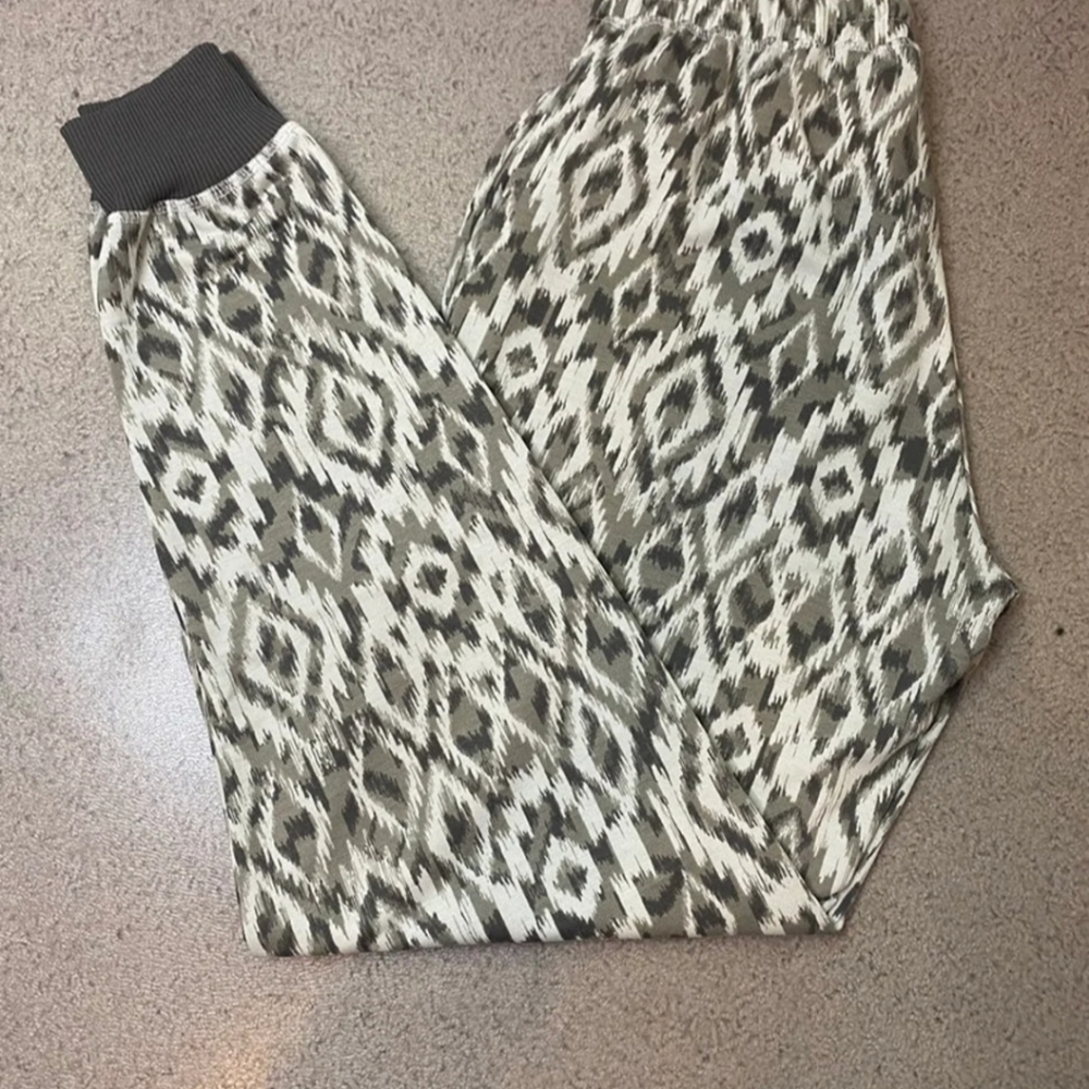 Lularoe Jax Joggers XS Grey Aztech